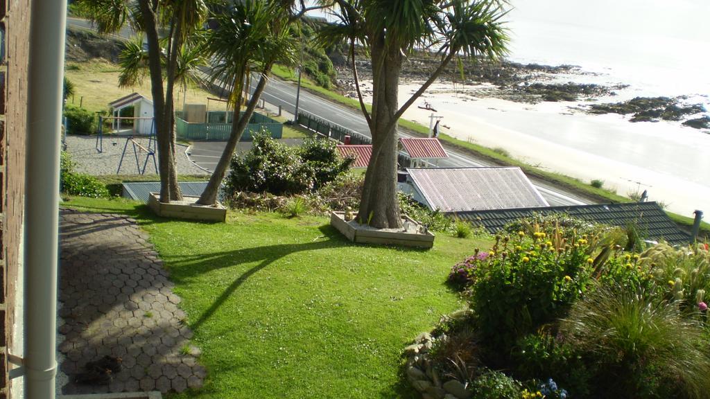 Mike & Jenny'S Kaka Point Accommodation Exterior photo